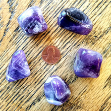 Load image into Gallery viewer, Chevron amethyst (tumbled)