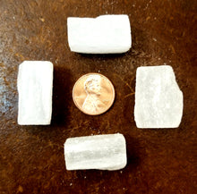 Load image into Gallery viewer, Selenite (unpolished)
