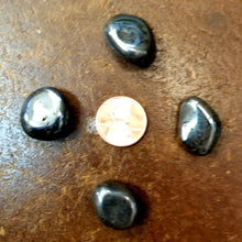 Load image into Gallery viewer, Hematite (tumbled)