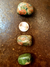 Load image into Gallery viewer, Unakite (tumbled)