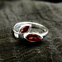 Load image into Gallery viewer, Garnet ring (size 7.5)