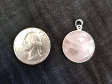 Load image into Gallery viewer, Rose quartz pendant