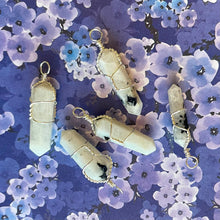 Load image into Gallery viewer, Small crystal pendants