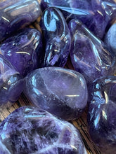 Load image into Gallery viewer, Chevron amethyst (tumbled)