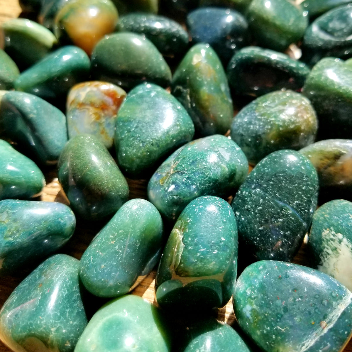 Green jasper (tumbled)
