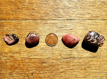 Load image into Gallery viewer, Rhodonite (tumbled)