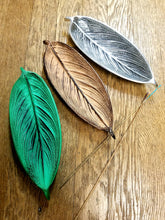 Load image into Gallery viewer, Metal leaf incense burners
