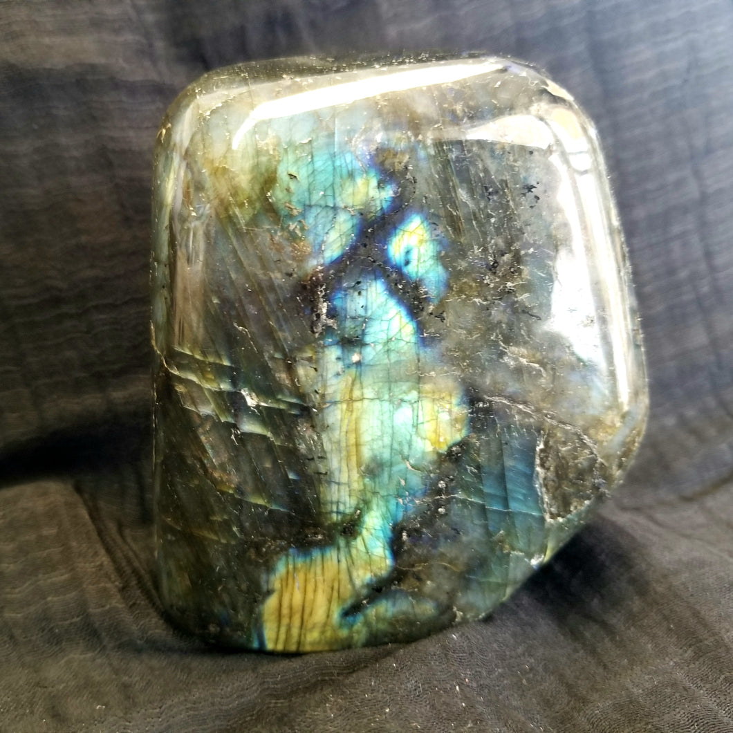 Labradorite polished free-shape (~3.5
