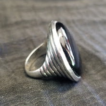 Load image into Gallery viewer, Onyx ring (size 8)
