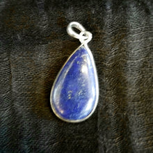 Load image into Gallery viewer, Lapiz lazuli pendant
