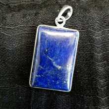 Load image into Gallery viewer, Lapiz lazuli pendant
