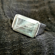 Load image into Gallery viewer, Labradorite ring (size 7)
