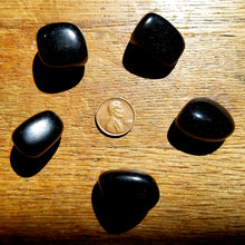 Load image into Gallery viewer, Black Obsidian (tumbled)
