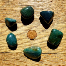 Load image into Gallery viewer, Green jasper (tumbled)
